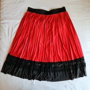 Lane Bryant Midi Skirt Size 14 / 16 Red & Black Micro Pleated Lace Elastic Waist